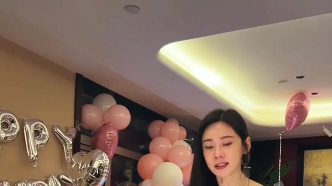 秋瓷炫和于晓光喝交杯酒，公公婆婆给她庆生，她在婆家被宠上天！