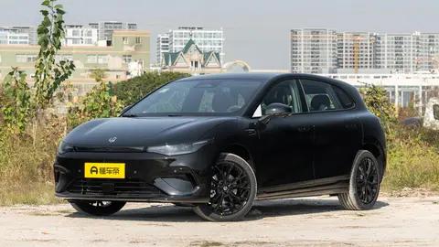 零跑Lafa5 515 Pro版：年轻潮流的智能轿跑新选择