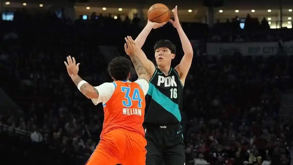 8分钟4中0！杨瀚森连续3场得分挂蛋，三分球14中1“高炮台”露馅