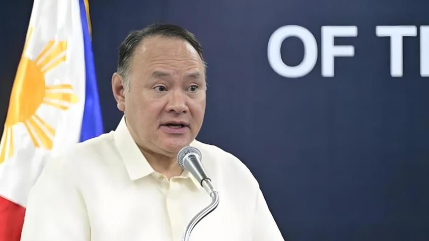 菲防长要求东盟不再沉默，现场却没人给回应