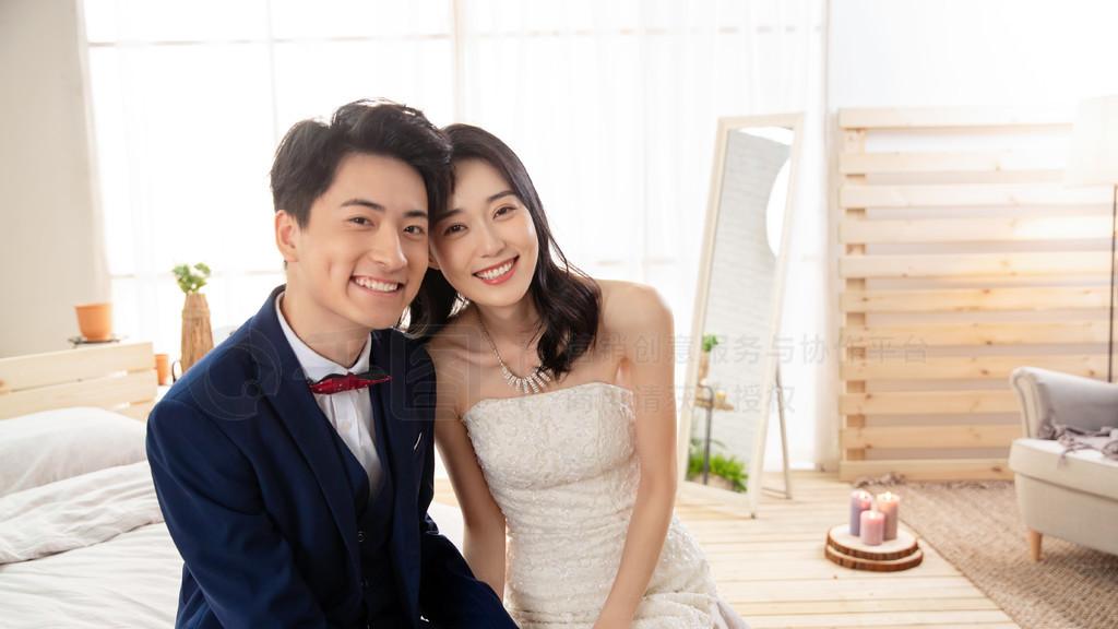 夫妻睡前一小幕，老公一句话让我秒松手。