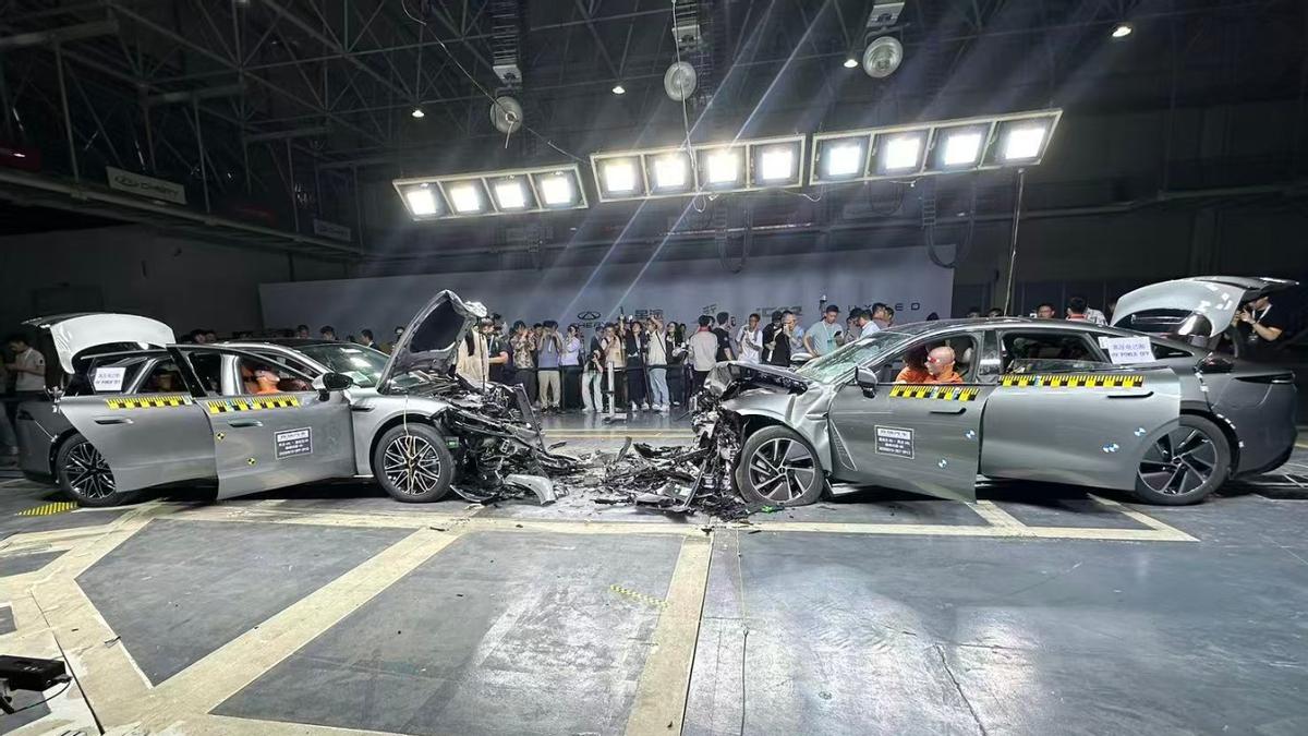 C级旗舰轿车风云A9L正式发布，安全你可以永远相信奇瑞