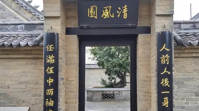 乾隆出上联：鼠无大小皆称老，纪晓岚随即对出下联，堪称千古绝对