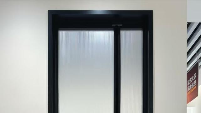 TATA木门子母折叠门：以37黄金比例优化家居场景