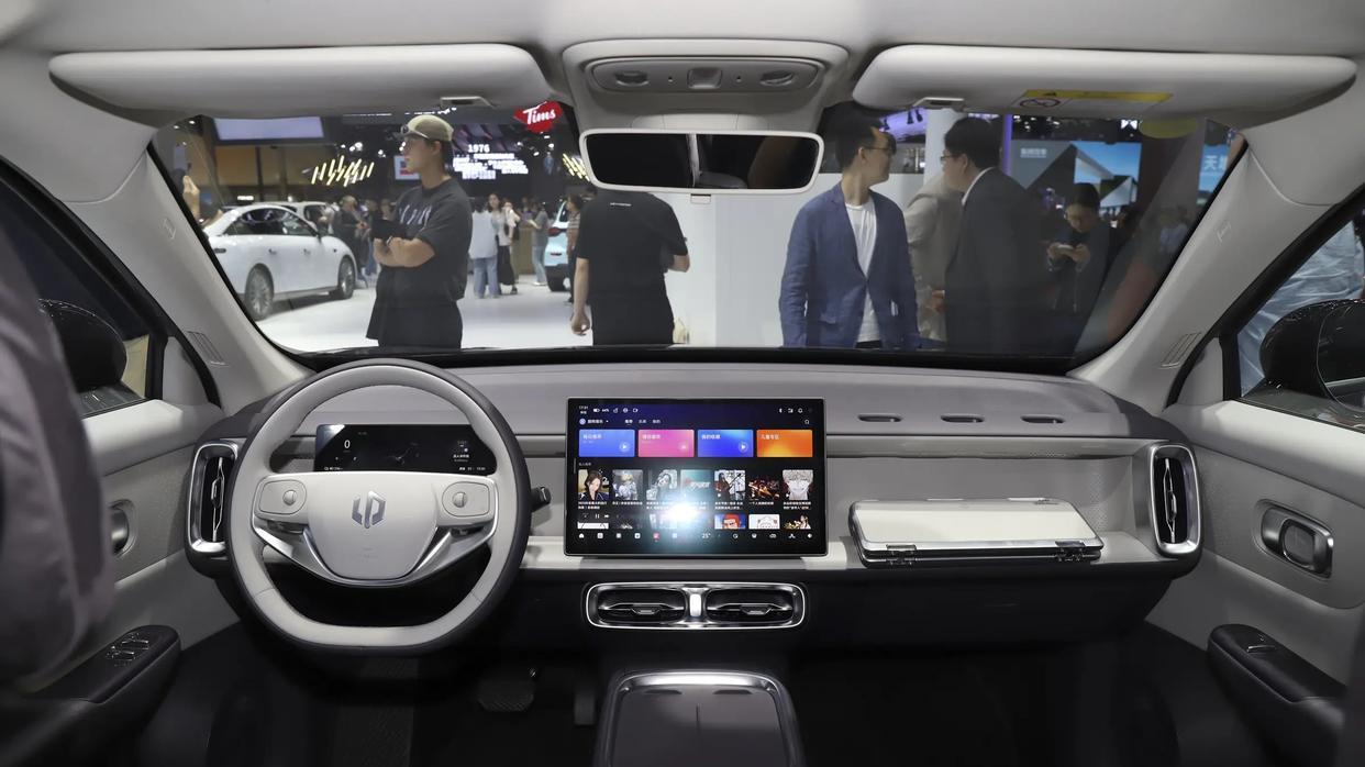 比亚迪迎来强力对手，2天订单31688台，外观很漂亮，才9.98万起