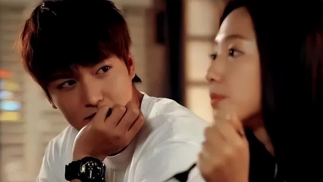 想知道他喜不喜欢你？这4个细节一抓一个准！