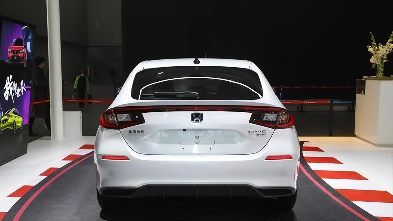 本田“让步了”！从13万跌至7万，油耗4L加92油，还选啥大众朗逸