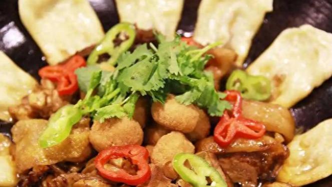 东北老爷们儿的“下酒菜”，花生米都排不上号，南方人几乎没见过