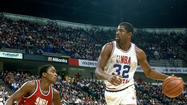 NBA历史仅16名全明星票王，库里是最被高估的超巨？老詹再创记录