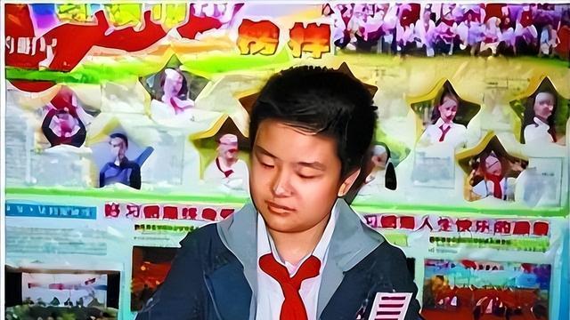 13年前爆火的“五道杠”和“不屑弟”：长大后，两人的境遇大反转