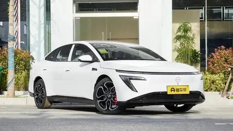 选家轿就图个省心！15 万级纯电里 N7 真的戳中全家心巴