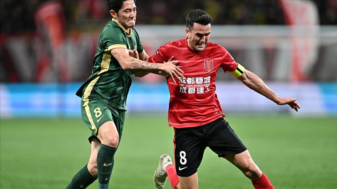 国足将迎来新面孔，只要伊万坚持单后腰，他们也无法改变结果