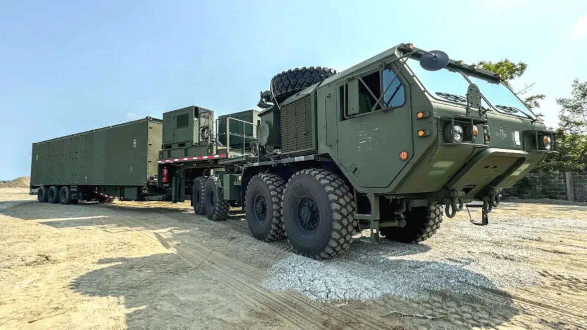 山东舰去菲律宾海转了一圈，吓坏美军，狠砸1500亿研发新导弹