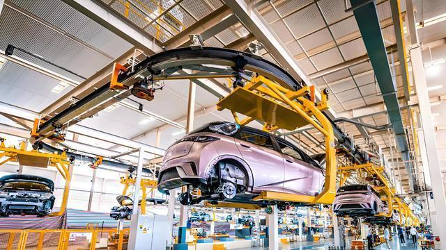 恒大入局车圈引热议，国产汽车面临新挑战，行业格局或将重塑