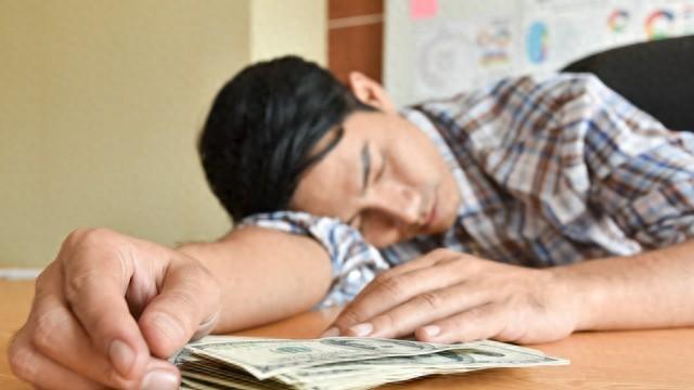 爱情与家庭困境的交锋：她选择放手，我该如何应对？