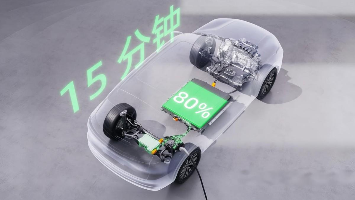 纯电200km+综合1575km！2026款吉利银河星舰7 EM-i通勤完全够