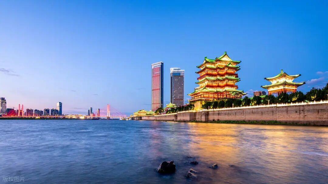 别再猜武汉了！中国水域面积最大的省会城市，原来是它！