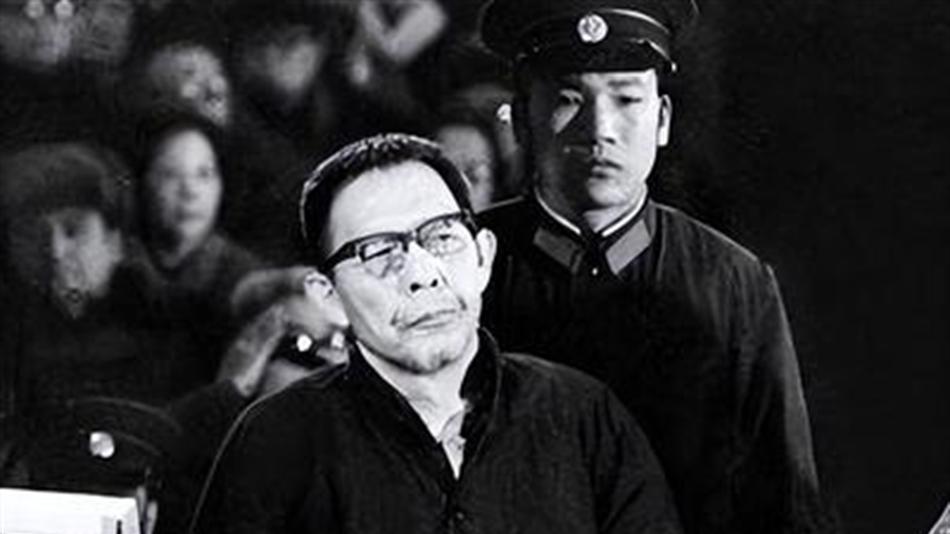 开国少将的权力陷阱：从革命英雄，到1976上海叛乱主谋