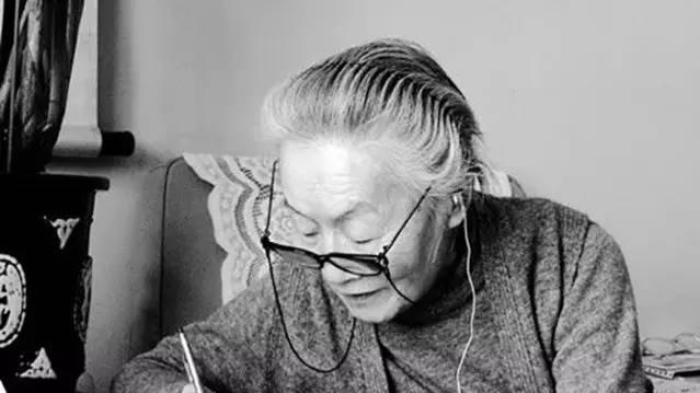 杨绛先生说：不要因为新鲜感，就扔掉一直陪伴你的人