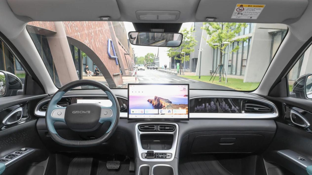 吉利拿出杀手锏！起步6.98万，410公里续航+双独悬，比海鸥实在