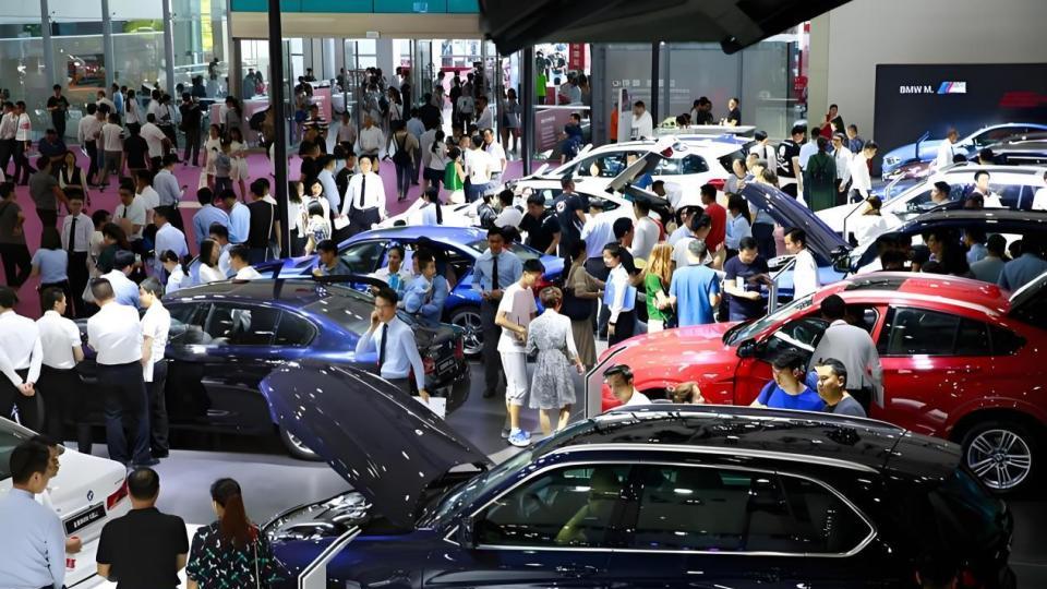 连续3个月正增长，燃油车正在进行自我修正！