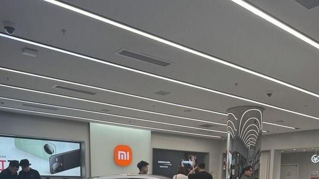 小米智驾更名辅助驾驶，记者实地探访，部分销售仍沿用旧称介绍功能