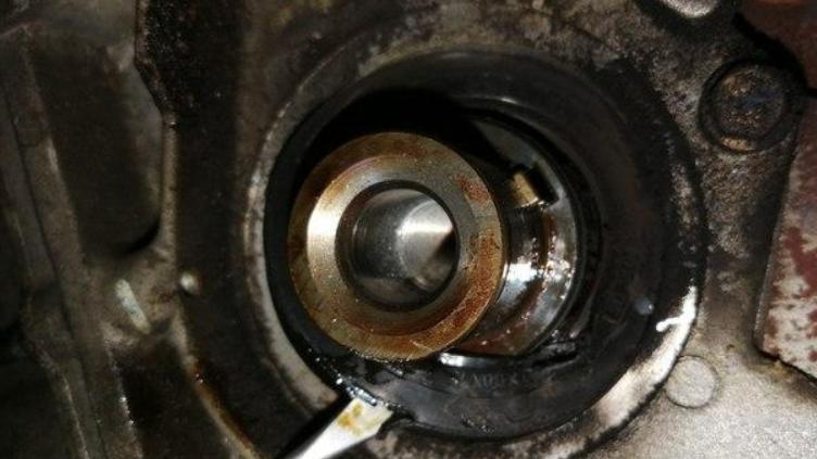 汽车到了10万公里，这5个地方没坏也得检查一下，很多人没做而吃了亏