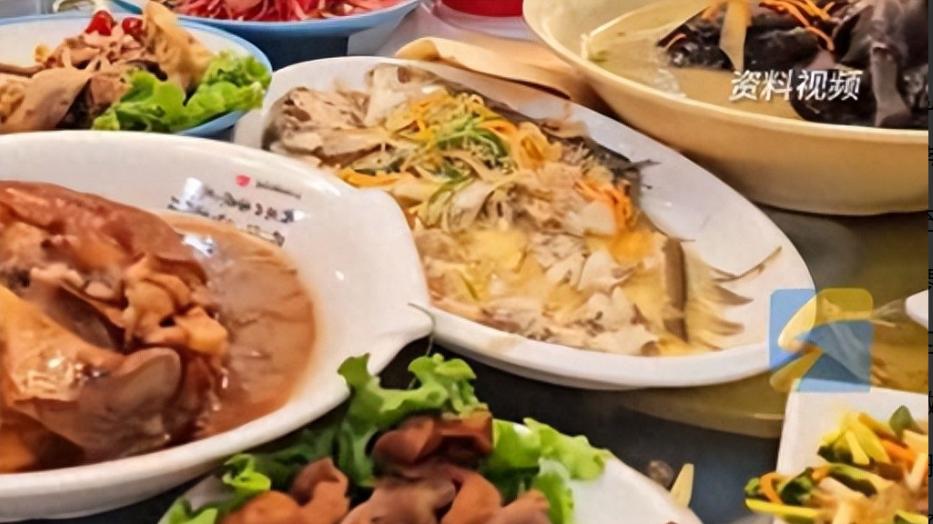 江苏徐州一男子长期流窜于各类宴席 不随礼专偷“郎酒”