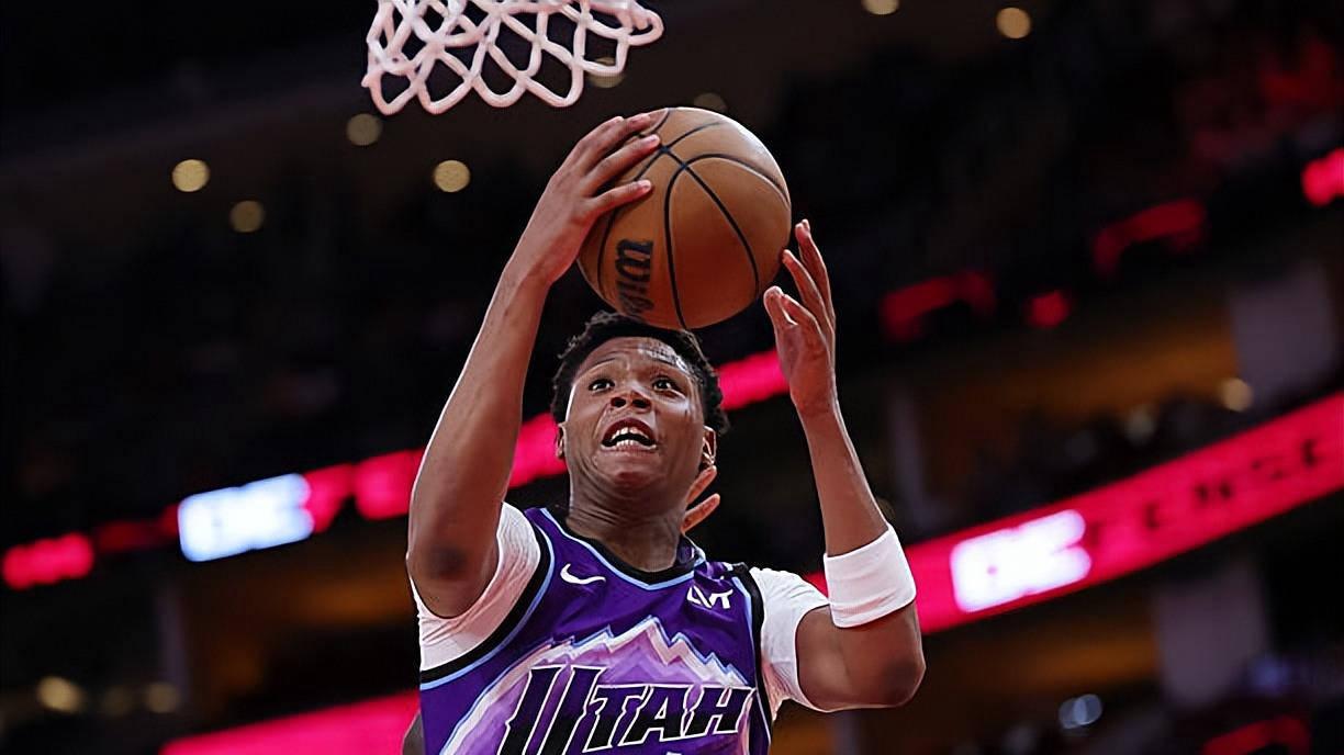 翻版惠特摩尔，爵士菜鸟场上死气沉沉，白魔如今惨状希望让其警醒