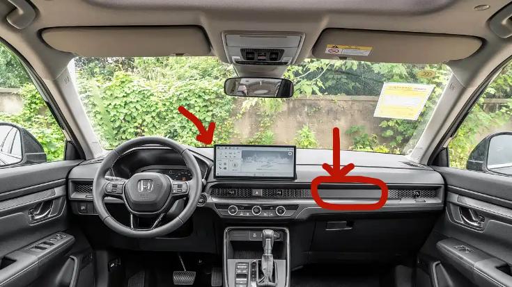 2025款CR-V实车首曝！内饰更前卫，网友：等一个真诚的价格