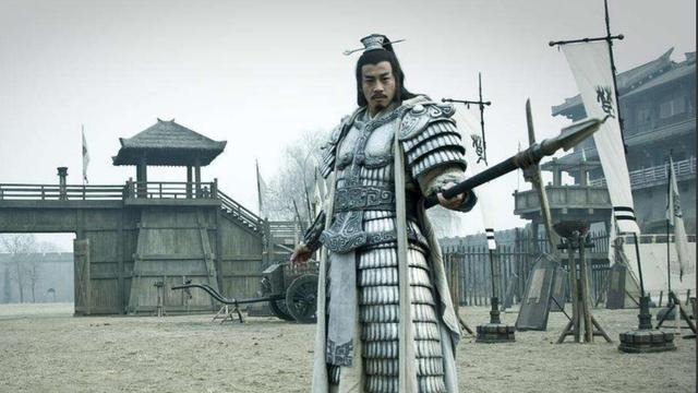 刘邦为逃命多次将儿女踢下车，舍命救孩子的车夫，成为西汉大赢家