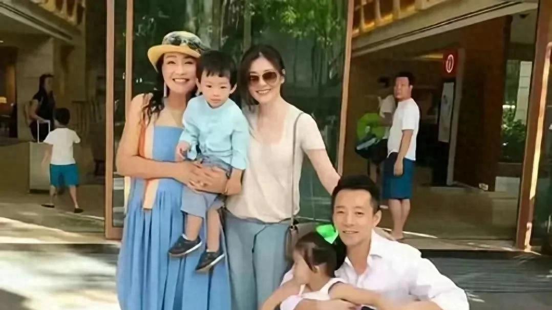 提到儿子再婚生娃，张兰一不留神说了实话，马筱梅信了就是大冤种