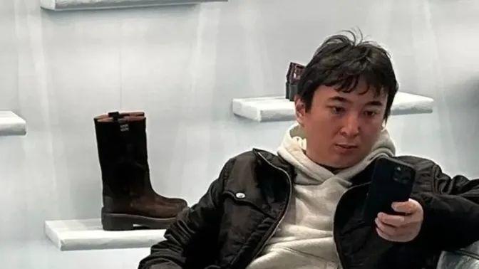 王思聪玩不动了！36岁近照发福变胖精神萎靡，网友：没精气神