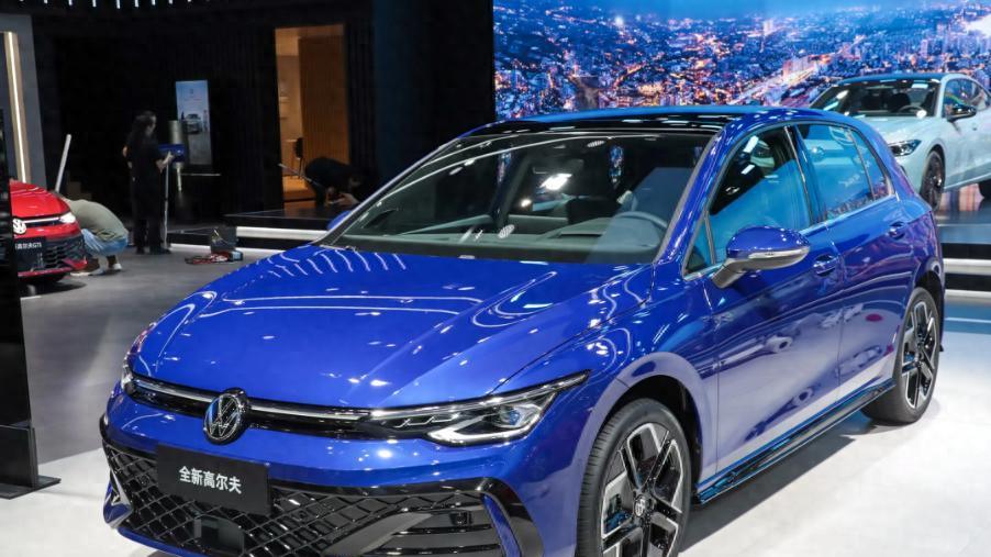 12.99万起，2025款大众高尔夫上市，入门就配8155芯片
