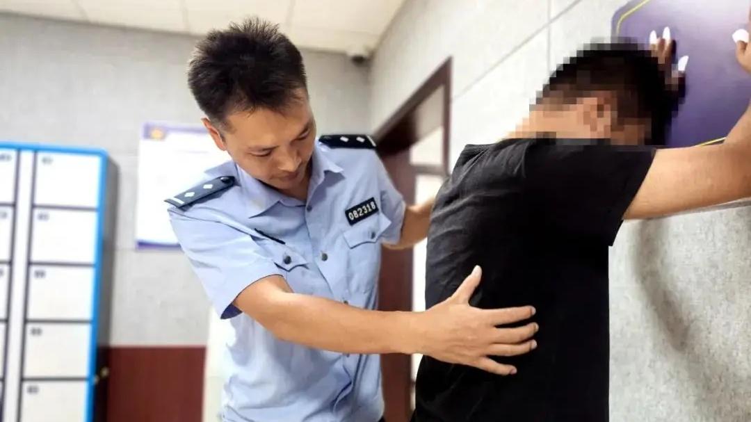 电梯惊魂！2000年京城“11·13”亮马河大厦抢劫送款员案侦破始末