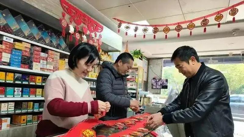 农村香烟销售遇冷，烟草种植面临挑战，农民收入受影响