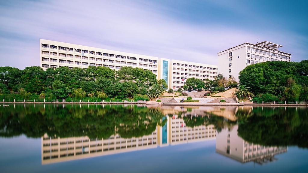 为南昌大学的秋招会海报点赞