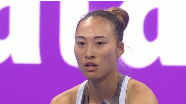 WTA1000多哈站第二轮：郑钦文三次被破发，4-6先输一盘