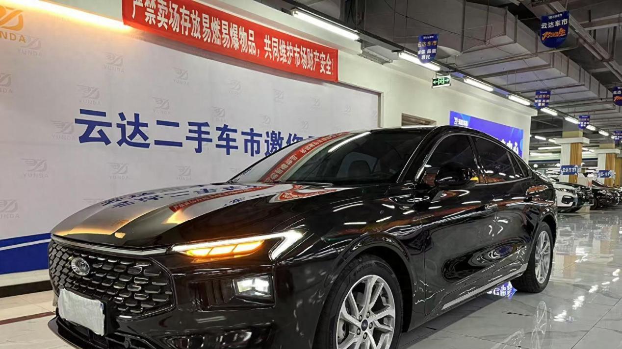黑色福特蒙迪欧EcoBoost245，1.8万公里准新车，家用性价比之选？