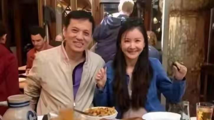 孙菲菲离婚风波：孙菲菲发文讲述自己离婚的缘由, 前夫幻想她有外遇, 一场关于信任崩塌与女性觉醒的婚姻