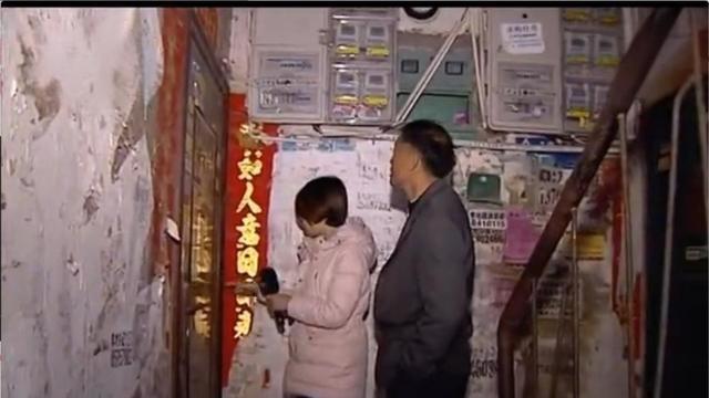 父亲抛妻弃子20年，晚年得知儿子是千万富翁，儿子：你死掉都可以