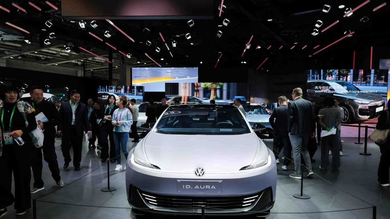 再赴进博之约｜大众汽车集团前沿科技点亮出行未来
