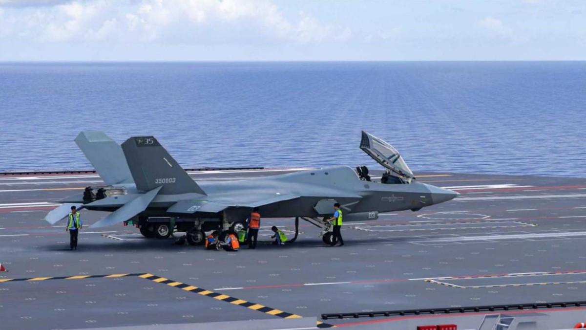 一觉醒来，福建舰突然南下，已穿越台湾海峡！正式服役进入倒计时