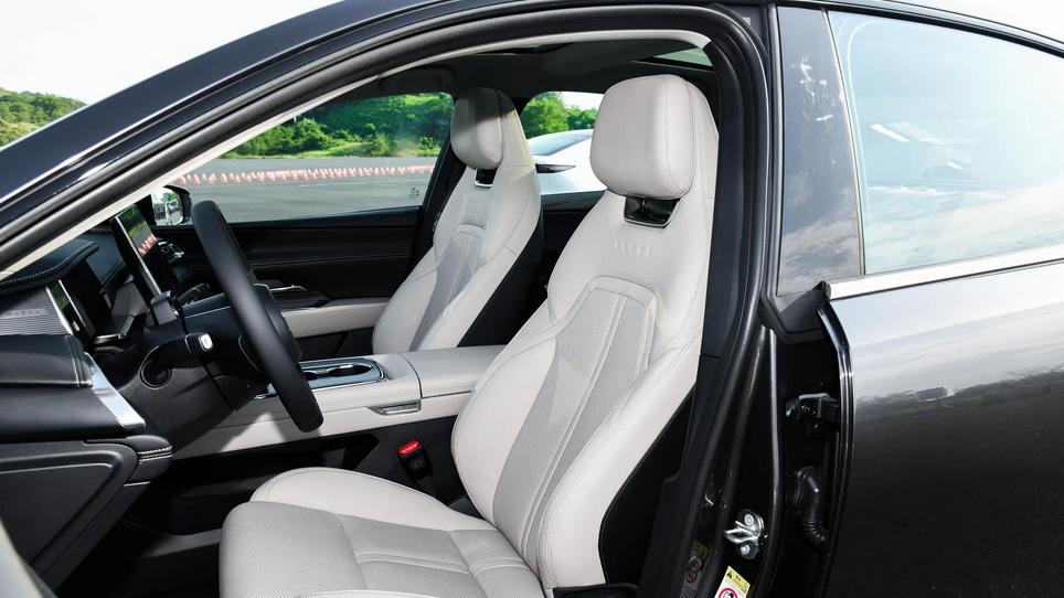 补贴价9.98万起售，马自达EZ-6直接放大招，你还不心动吗