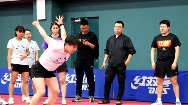 全运会体测最新消息：樊振东闪现北京完成体测，曼昱立定跳远满分