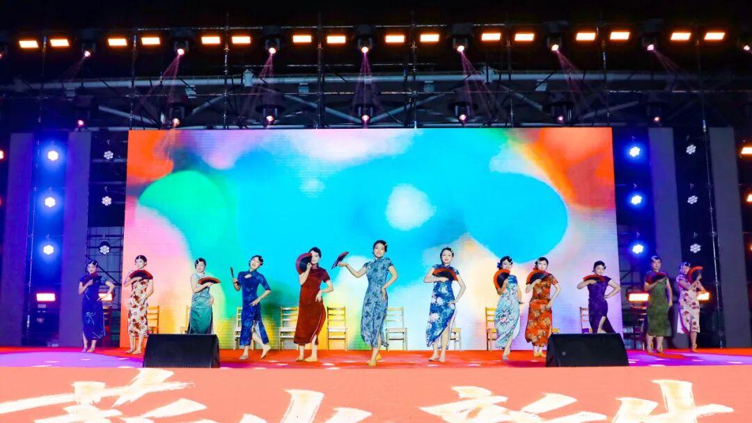 精彩值拉满‼️中南林涉外学院举行2025年“薪火·新生”迎新晚会暨“青春‘艺’起野”校园文化艺术节开