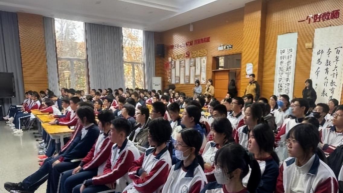 外交官走进北京市古城中学：讲述文明互鉴，激励青春担当