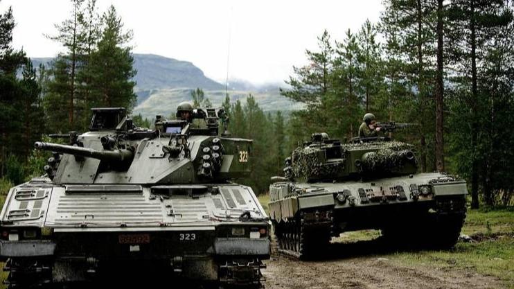 生死时刻！乌军8个旅绝境反击，俄军露出凶横獠牙，炸出死亡公路