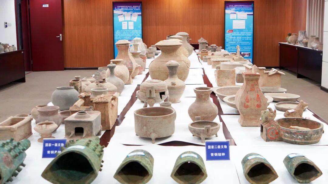 2021年苏北麦田惊现盗洞！46人团伙夜袭泗水王陵，1500件文物失窃！含7件一二级国宝！