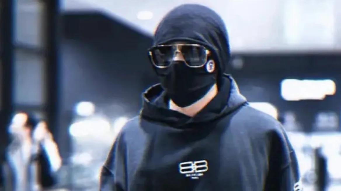 王宝强逆袭人生：从被抛弃的“傻根”到成熟男人典范，他经历了什么？